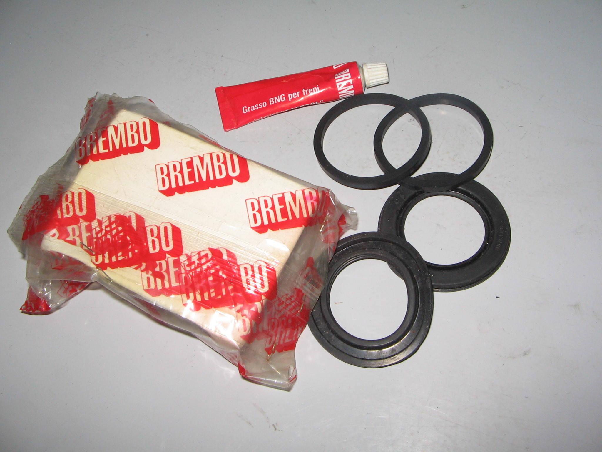 KIT REVISIONE PINZA FRENO BREMBO N.1.434